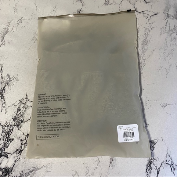 🔴SOLD🔴 Essentials Fear Of God Kids Heather Oatmeal Crew Neck Sweatshirt - Picture 4 of 12